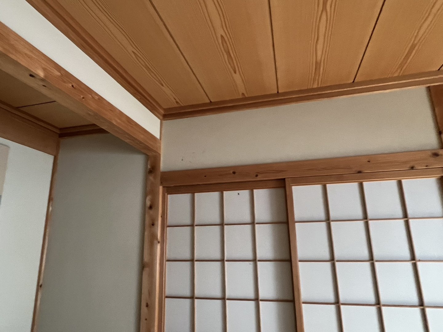 宍粟市 遺影を取り外した後の壁面