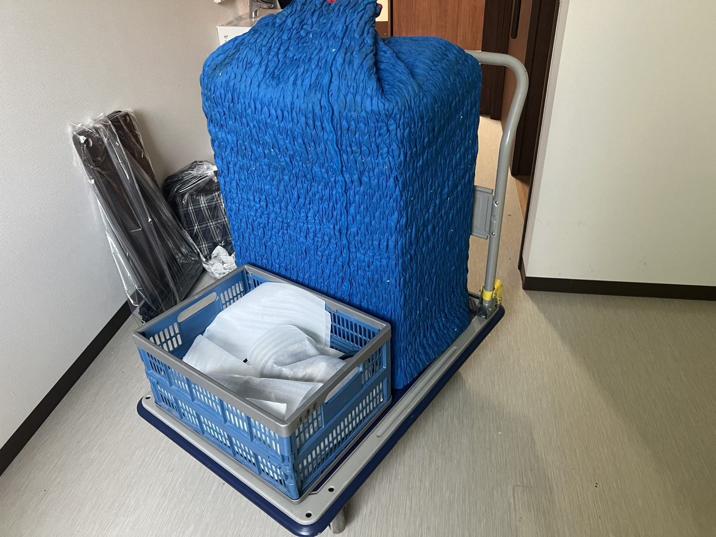 門真市 介護施設のお部屋で搬出の準備をした様子